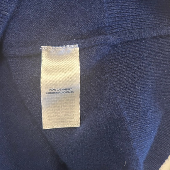 Buttoned Down Men’s Size M Medium Navy Blue 100% Cashmere Sweater - Picture 4 of 4